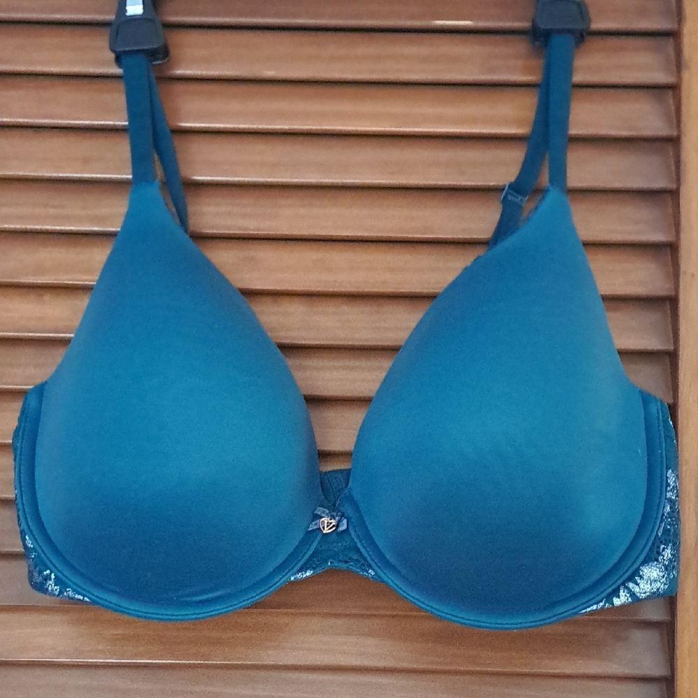 Elegant Teal Victoria's Secret Bra, 36 DD